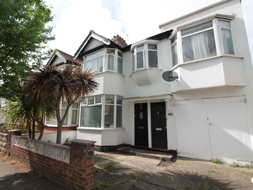 3 bed flat for sale in Rosemary Avenue, London N9 Zoopla