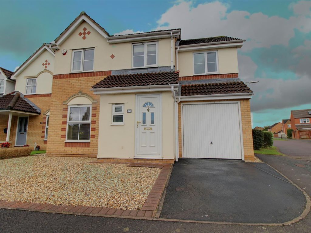 4 bed detached house for sale in Highclere Road, Quedgeley, Gloucester