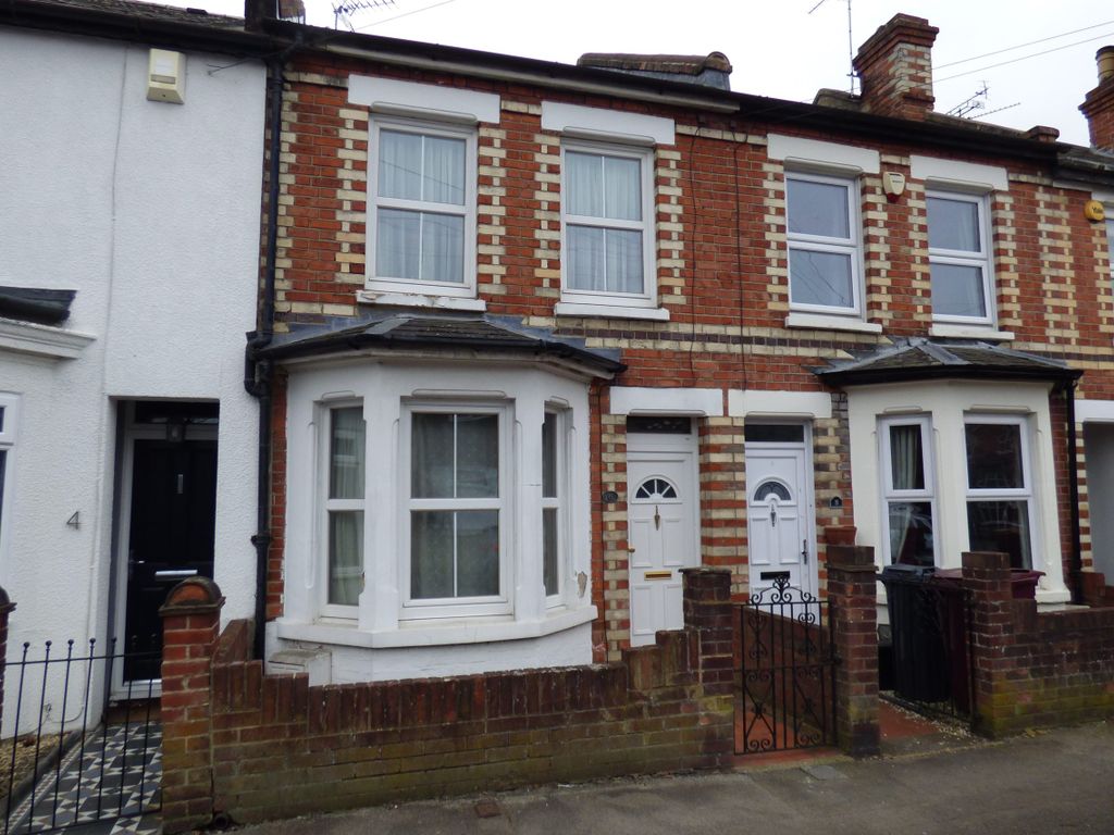 3 bed terraced house to rent in Coldicutt Street, Caversham, Reading