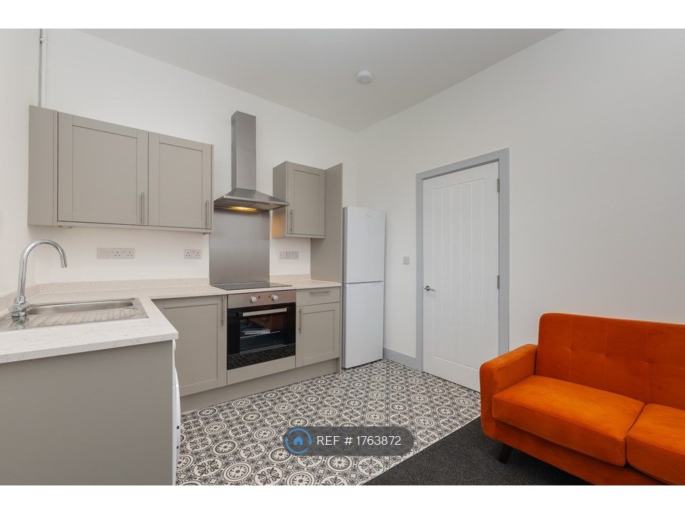 2 bed flat to rent in Kings Road, Kings Heath, Birmingham B14 Zoopla