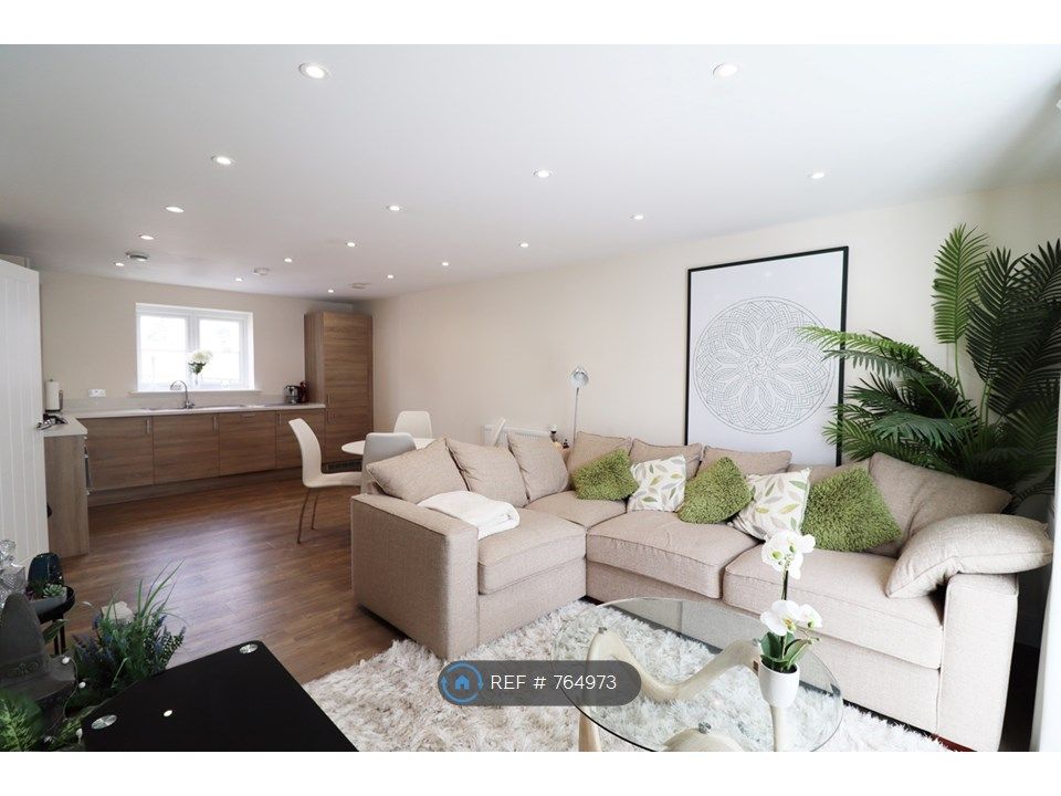 2 bed flat to rent in Searle Crescent, Broomfield, Chelmsford CM1 Zoopla