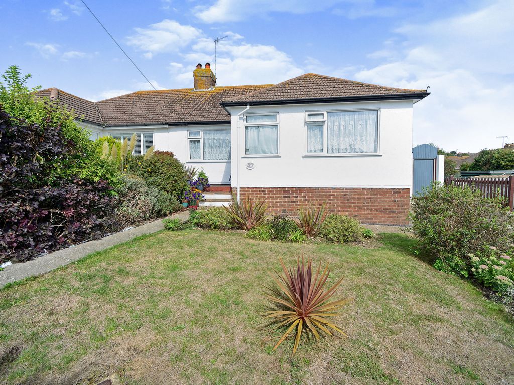 3 bed bungalow for sale in Oaklands Avenue, Saltdean, Brighton BN2, £