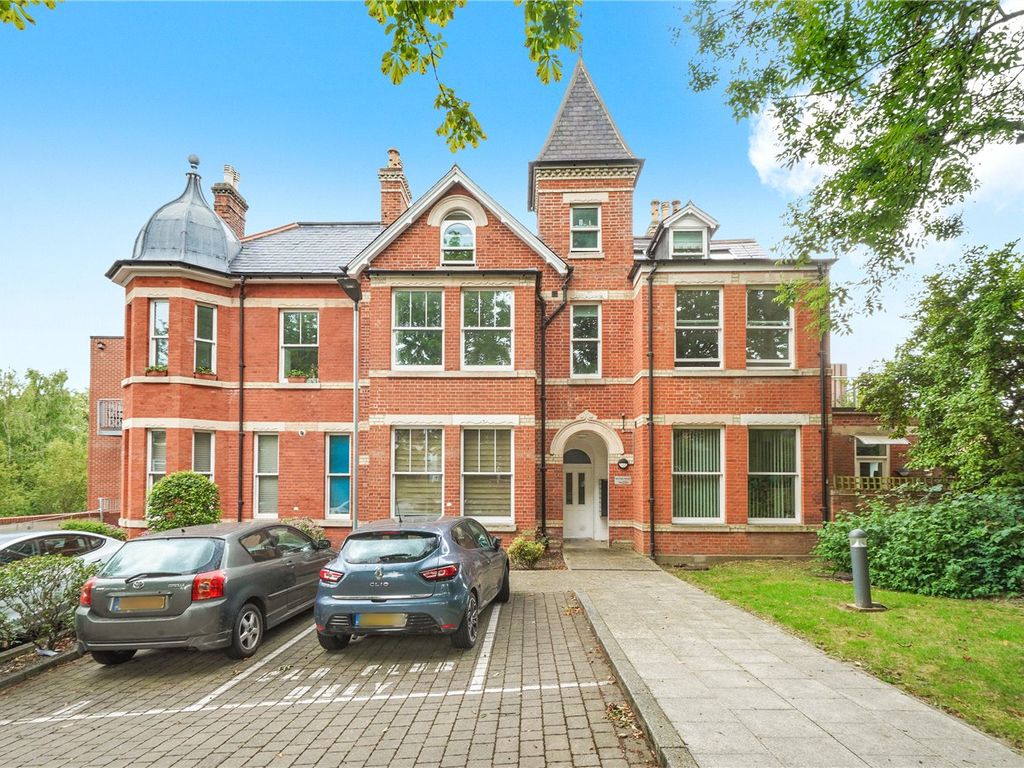 2 bed flat for sale in Queens Walk, London W5, £550,000 Zoopla