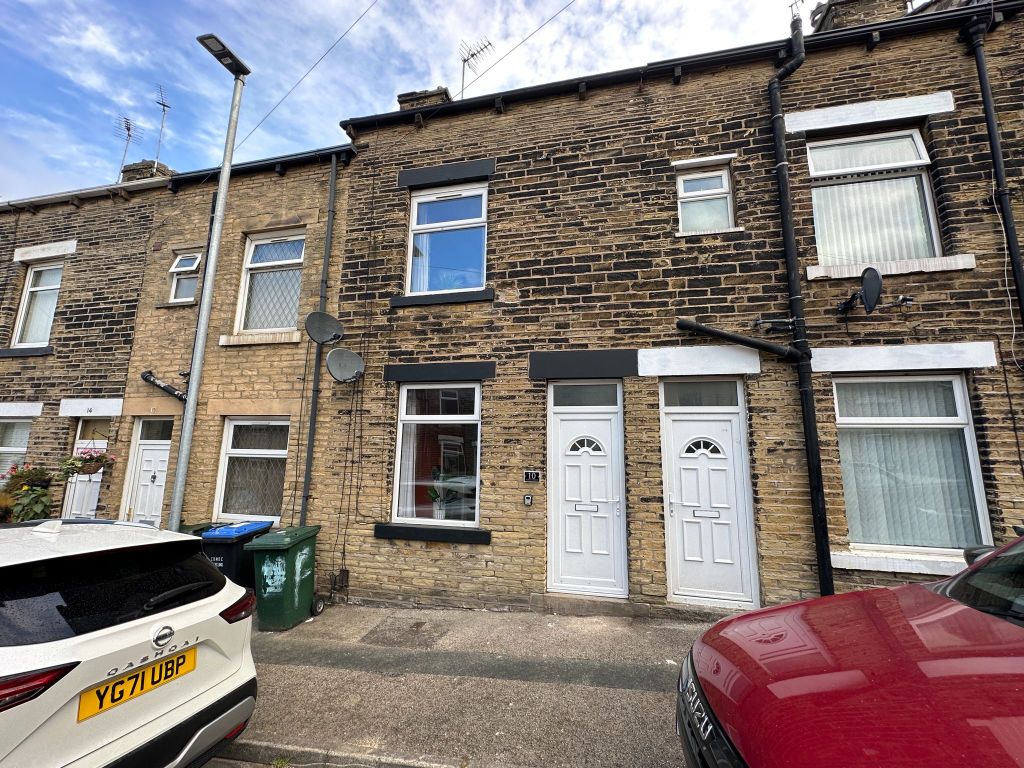2 bed terraced house for sale in Alma Street, Sticker Lane, Bradford
