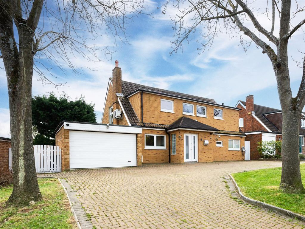 5 bed detached house to rent in Hayesford Park Drive, Bromley BR2 Zoopla