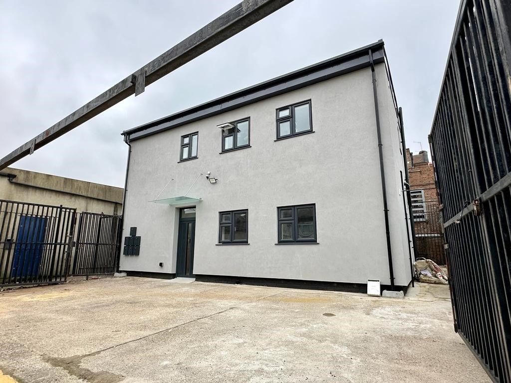 Studio to rent in Chadview Court, Chadwell Heath Lane, Chadwell Heath