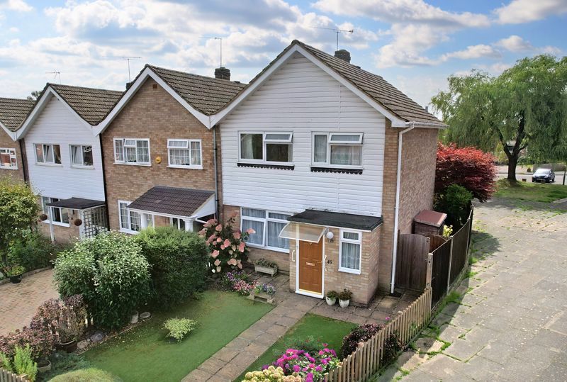 3 bed end terrace house for sale in Willow Way, Farnham GU9, £422,000