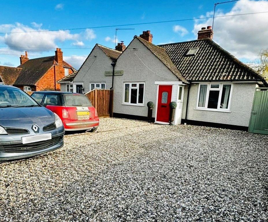 3 bed bungalow for sale in Randolph Gardens, Bath Road, Padworth