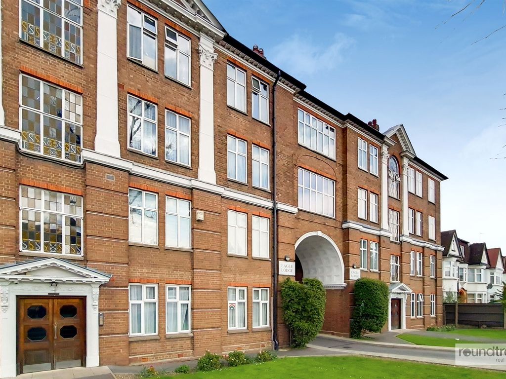 3 bed flat for sale in Golders Green Road, London NW11, £550,000 Zoopla