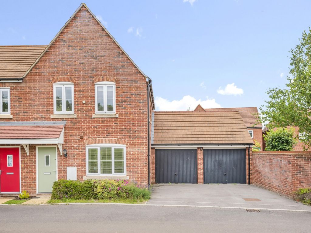 3 bed semidetached house for sale in Roman Fields, Chilton, Didcot OX11 Zoopla