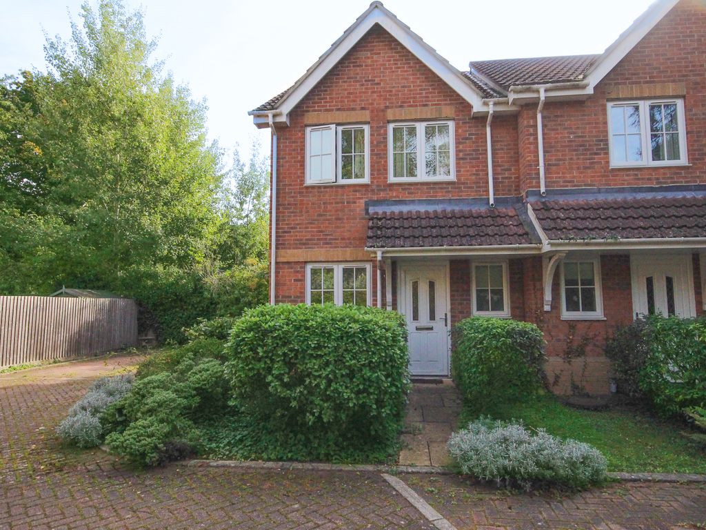 2 bed semidetached house to rent in Meljak Close, Winnersh, Wokingham