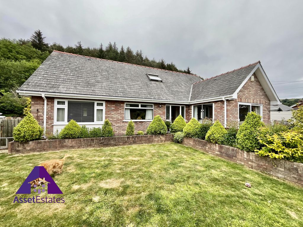 3 bed detached bungalow for sale in Cwm Farm Road, Six Bells