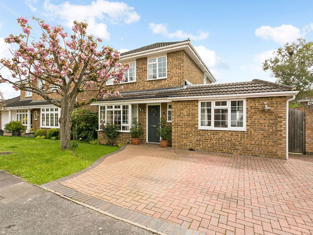 4 bed detached house for sale in Beverley Gardens, Cranbrook Drive