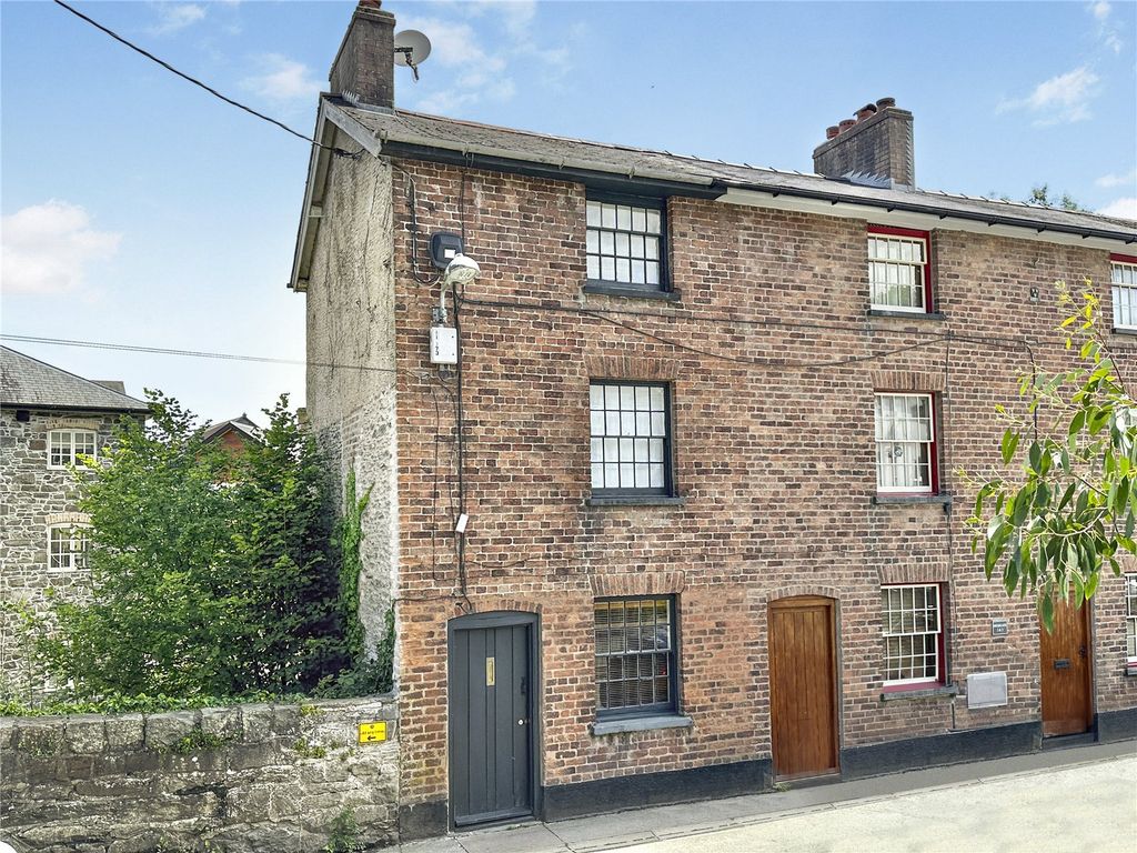 2 bed end terrace house for sale in Highgate Street, Llanidloes, Powys