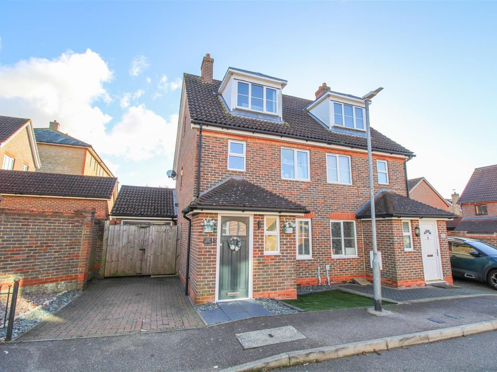 3 bed semidetached house for sale in Malkin Drive, Church Langley