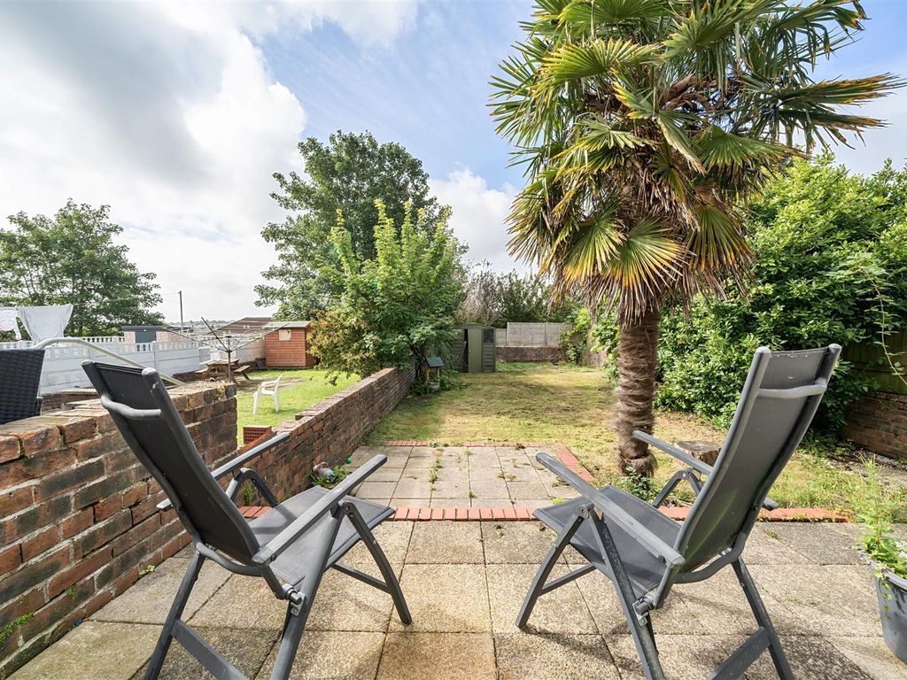 3 bed semidetached house for sale in Pentregethin Road, Gendros