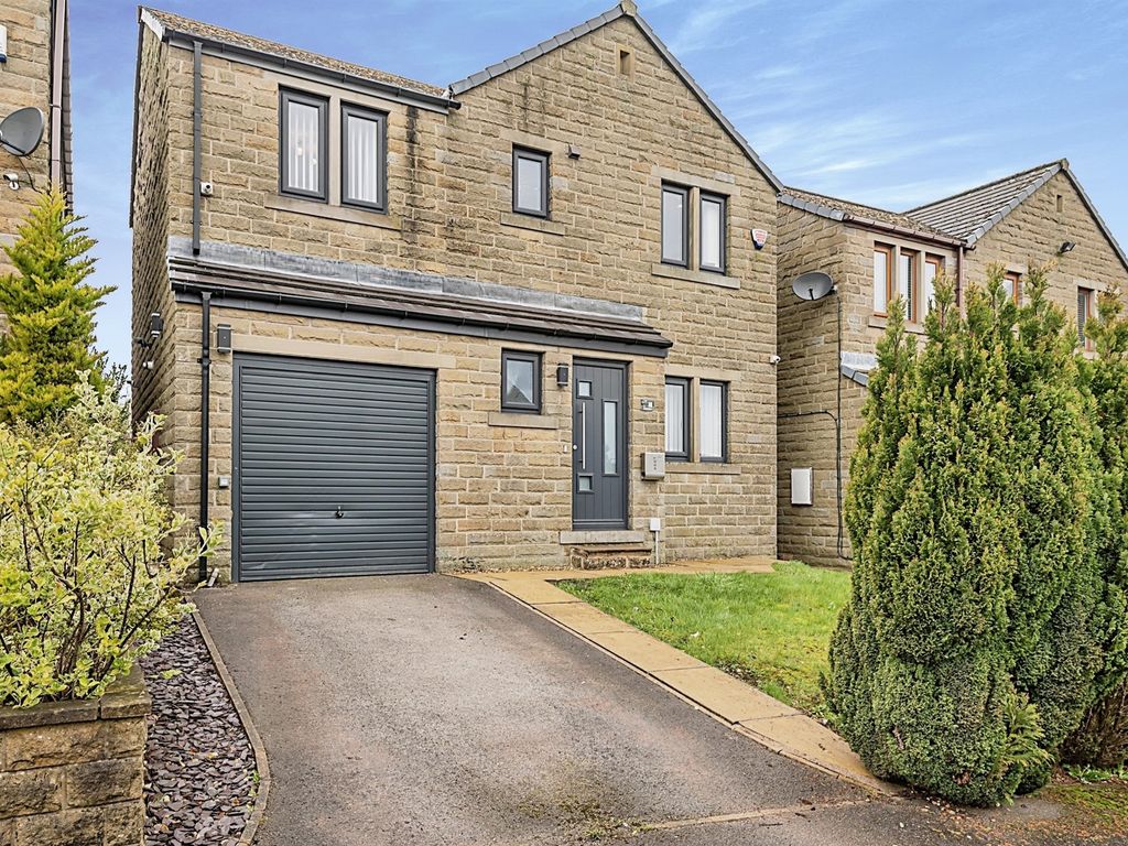 4 bed detached house for sale in Bayfield Close, Hade Edge, Holmfirth