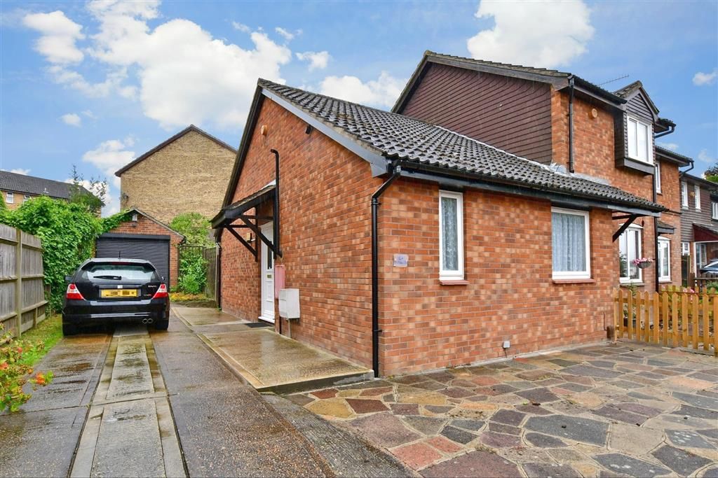 1 bed semidetached bungalow for sale in Oakwood Rise, Tunbridge Wells
