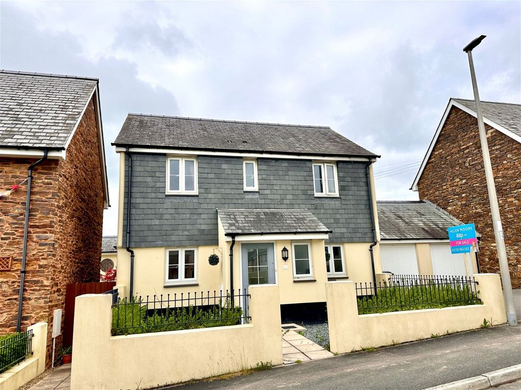 4 bed detached house for sale in Holly Berry Road, Lee Mill, Nr