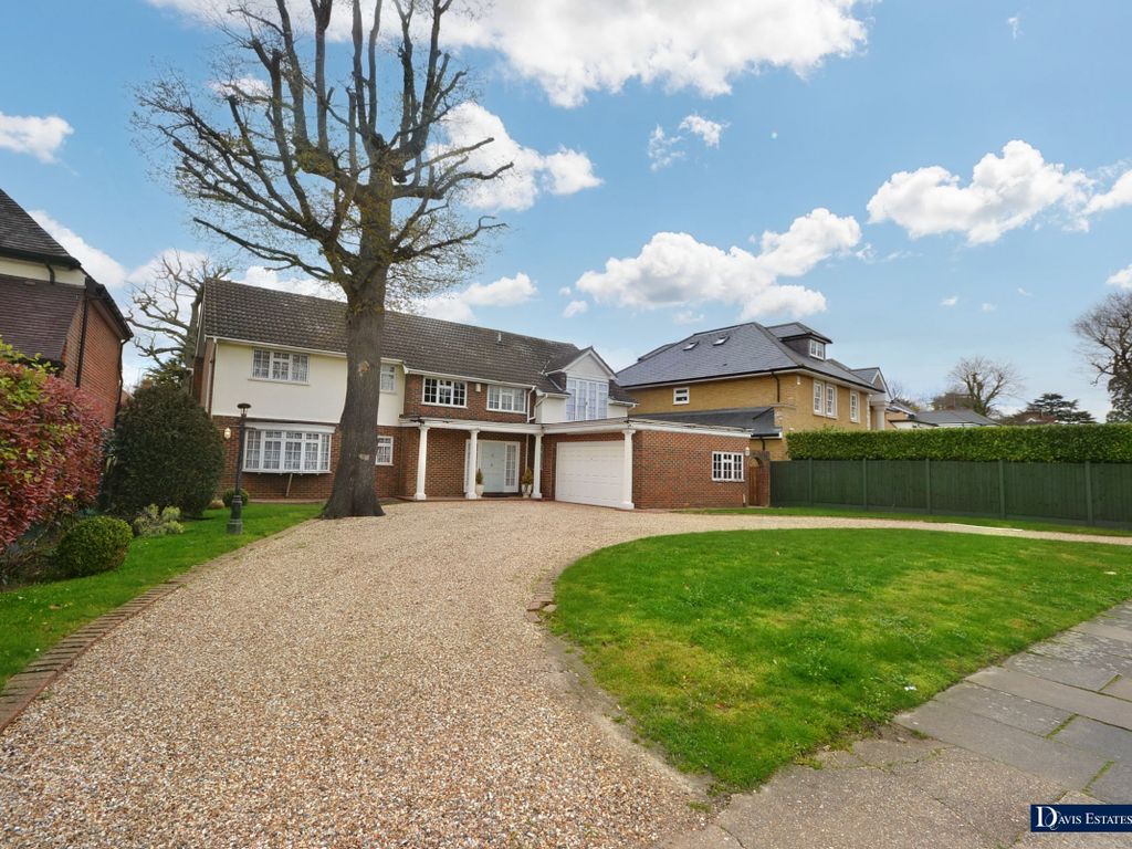 5 bed detached house for sale in Ernest Road, Emerson Park, Hornchurch