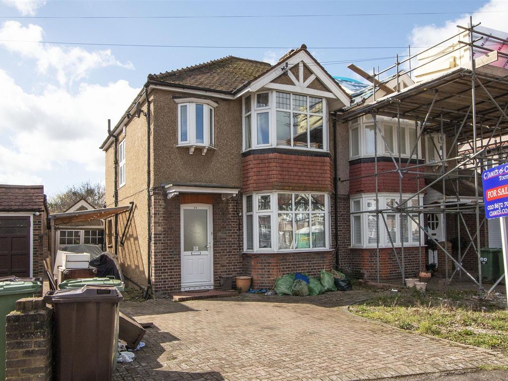 3 bed property for sale in Beverley Road, Worcester Park KT4 Zoopla