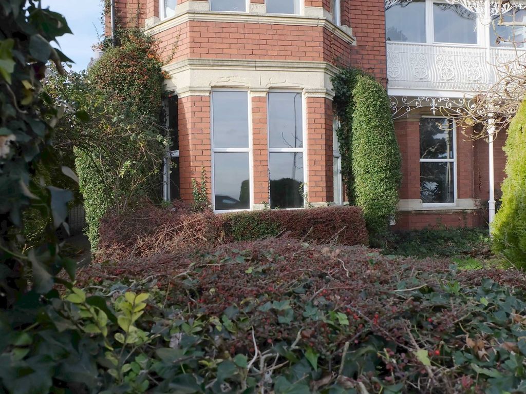 2 bed flat to rent in Friars Road, Barry, Vale Of CF62 Zoopla