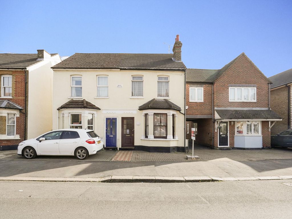 2 bed terraced house for sale in Clydesdale Road, Hornchurch RM11 Zoopla