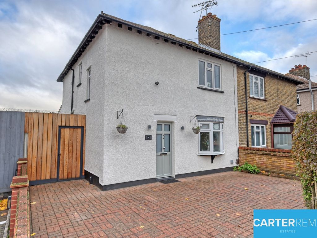 3 bed semidetached house for sale in Hathaway Road, Grays RM17, £