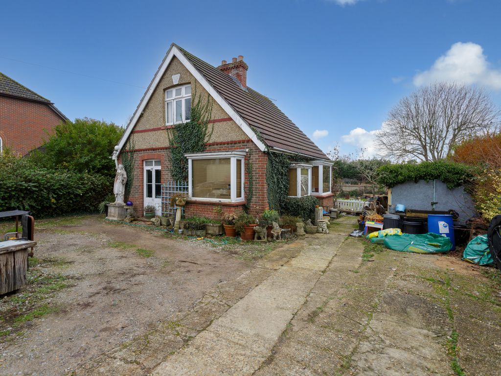 3 bed detached house for sale in Silvester Road, Cowplain