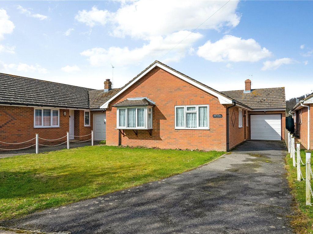 3 bed detached bungalow for sale in Mill Hill, Kingsnorth, Ashford
