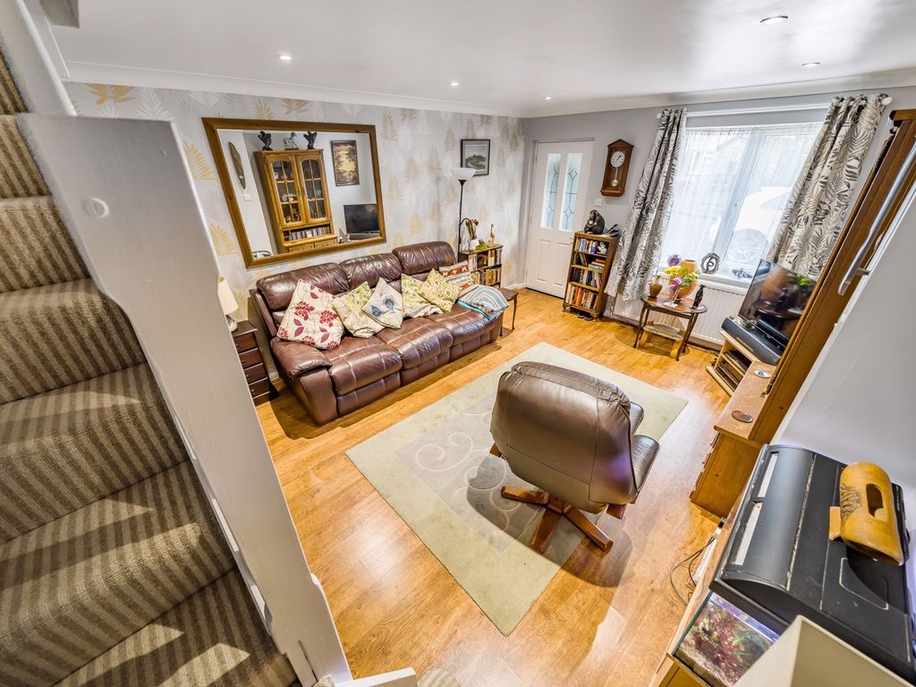 2 bed terraced house for sale in Connaught Gardens, Morden SM4 Zoopla