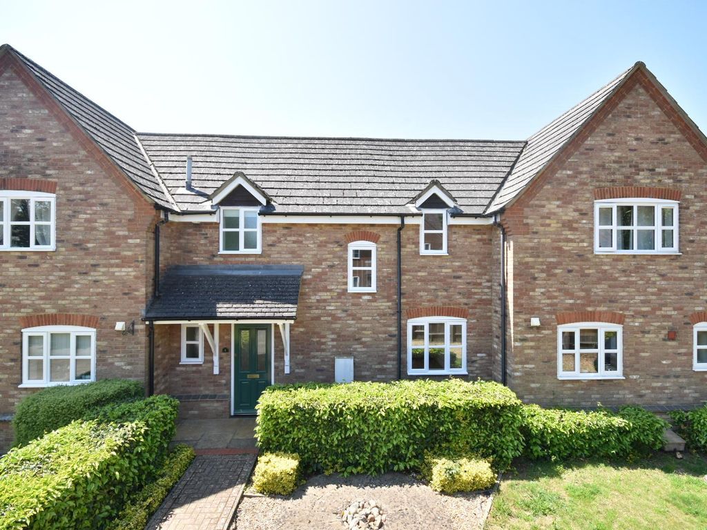 2 bed terraced house for sale in Grubbs Close, Stewkley, Leighton