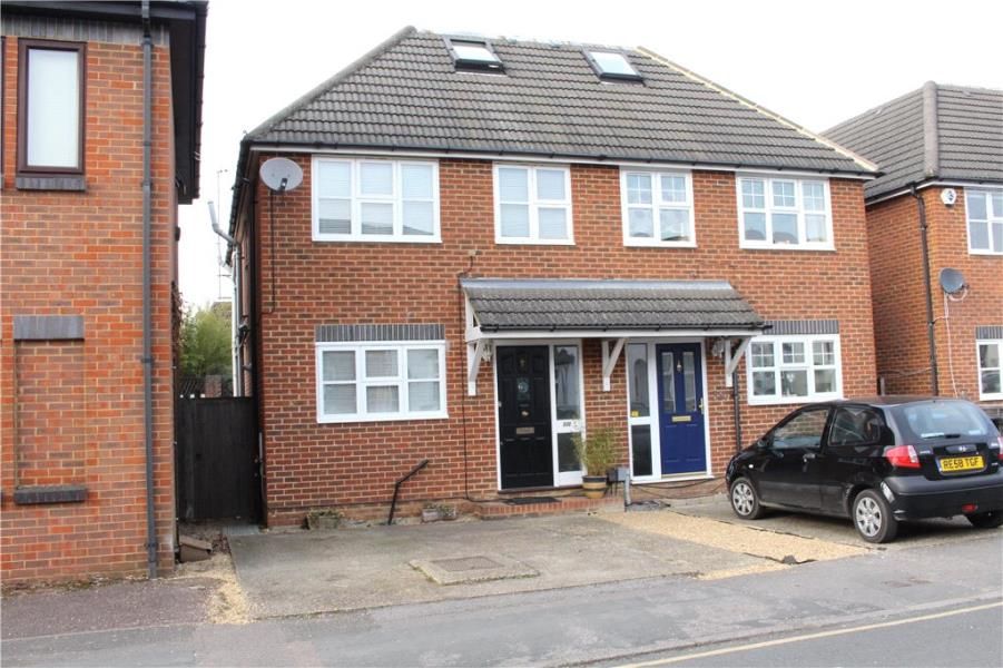 4 bed semidetached house to rent in Mabel Street, Horsell, Woking GU21