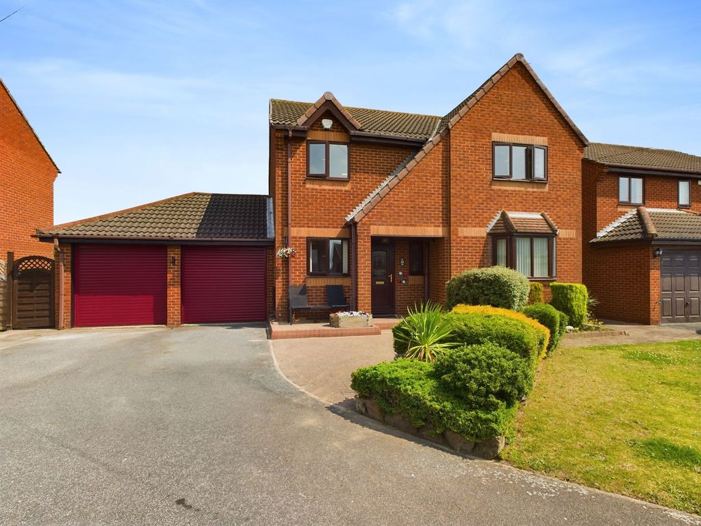 4 bed detached house for sale in Tabard Road, Eggborough DN14, £325,000