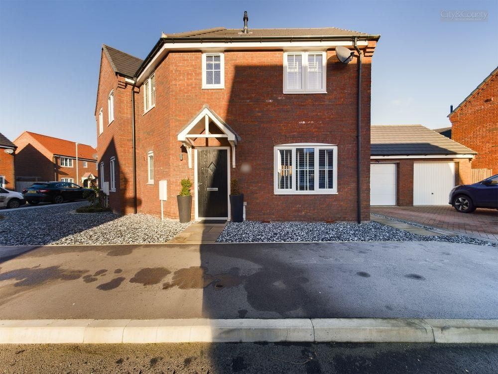 3 bed semidetached house for sale in Willow Court, Cowbit, Spalding