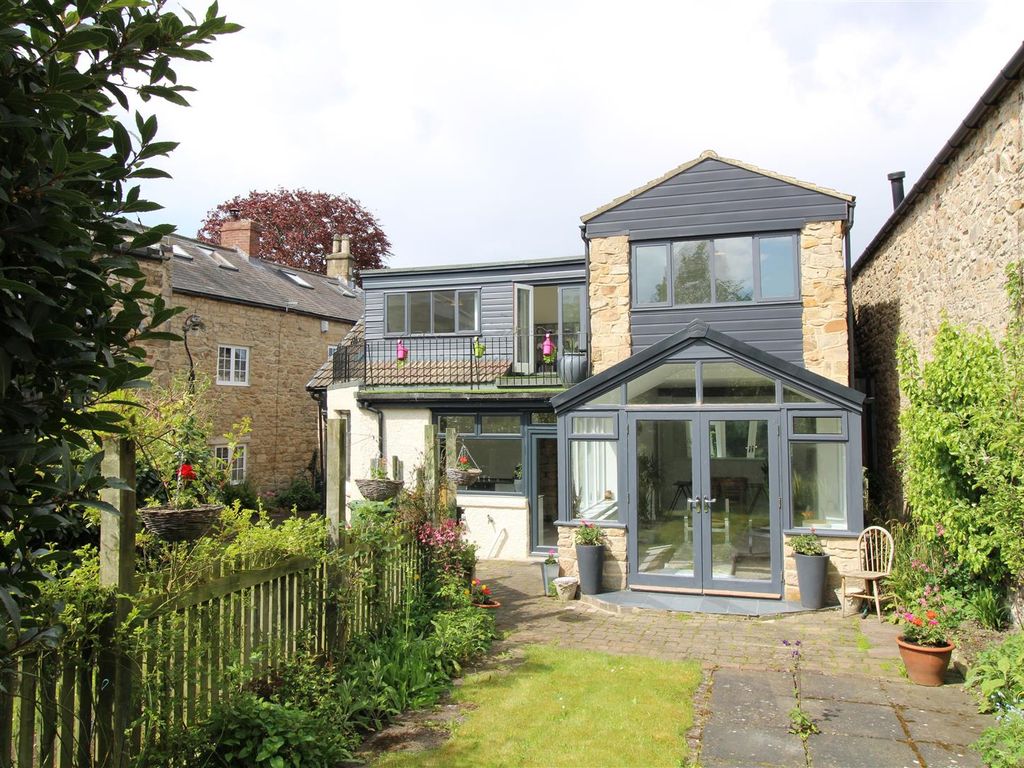 4 bed detached house for sale in Ryton Village, Ryton NE40, £425,000