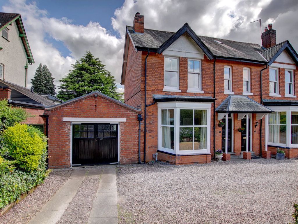 5 bed semidetached house for sale in Linden Road, Bournville