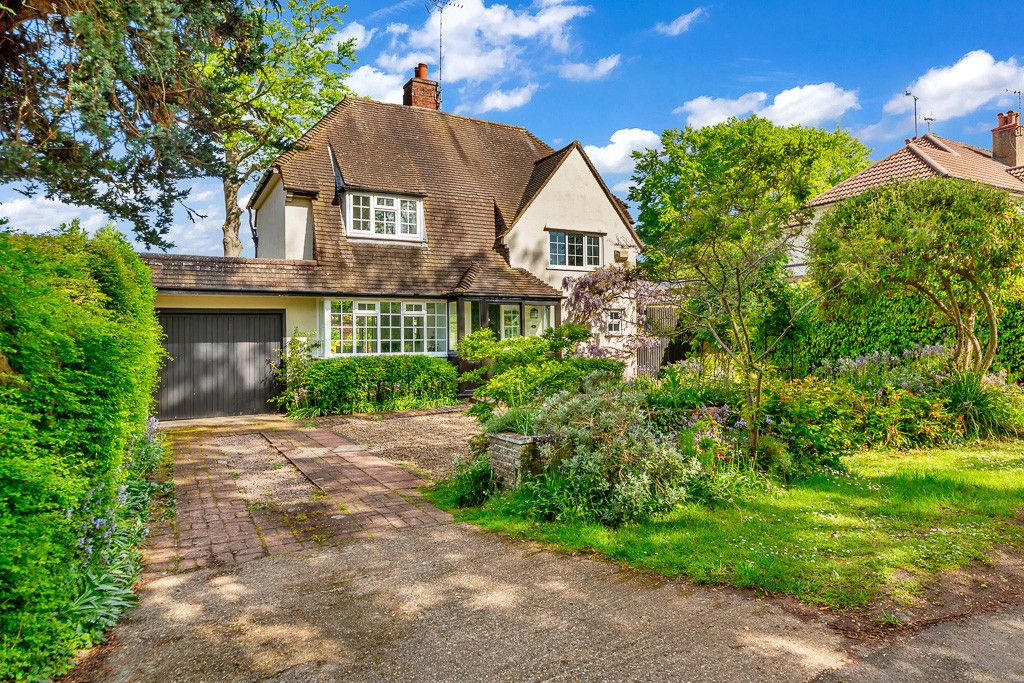 2 bed detached house for sale in Highwoods, Leatherhead KT22, £750,000