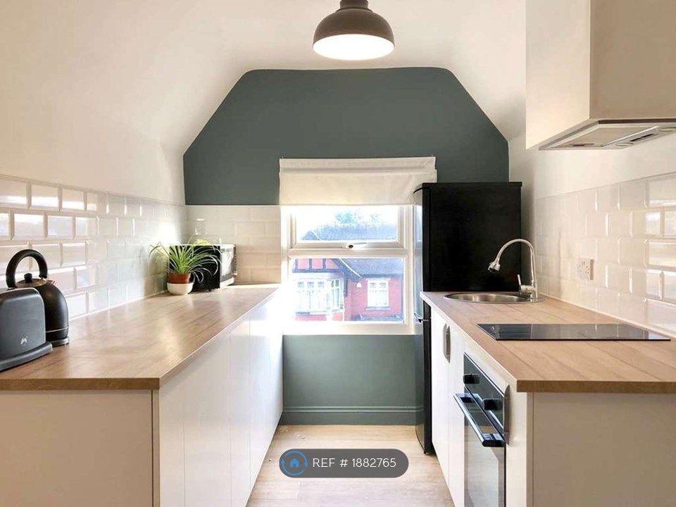 1 bed flat to rent in Nantwich Road, Crewe CW2, £750 pcm Zoopla