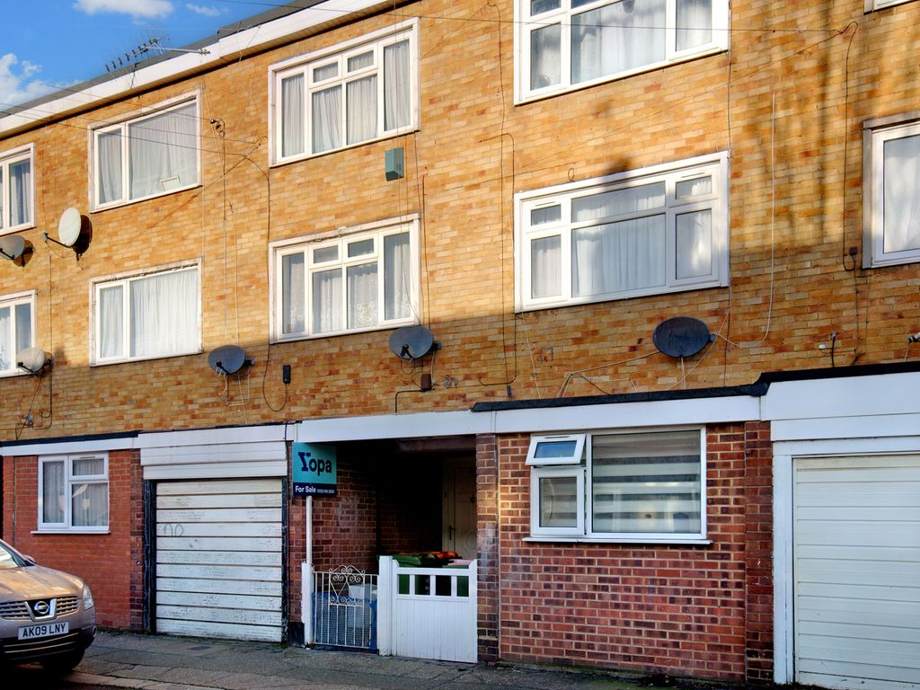 3 bed town house for sale in Dean Street, London E7 Zoopla