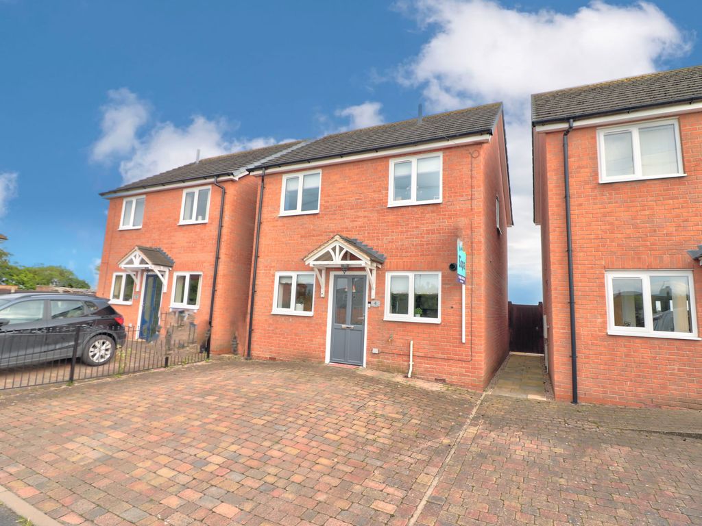 3 bed detached house for sale in Henhurst Ridge, BurtonOnTrent DE13