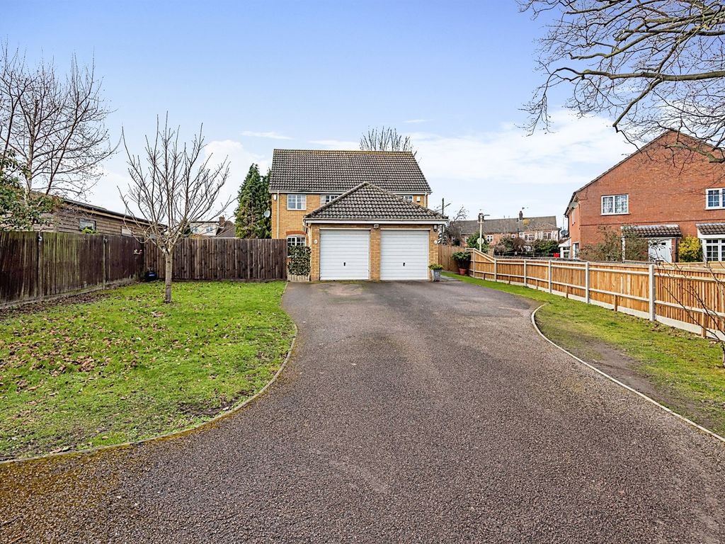 3 bed semidetached house for sale in Bowmans Close, Dunstable LU6 Zoopla