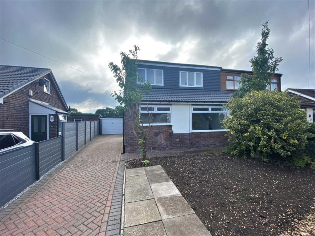 3 bed semidetached house for sale in Liskeard Avenue, Royton OL2 Zoopla