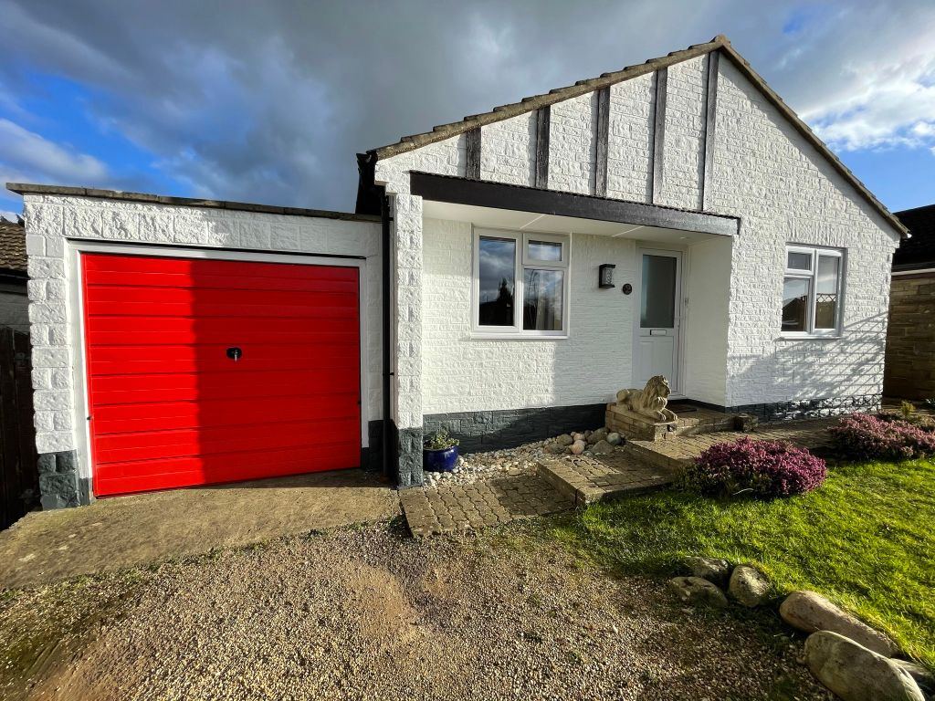 3 bed detached bungalow for sale in Butlers Close, Aston Le Walls NN11
