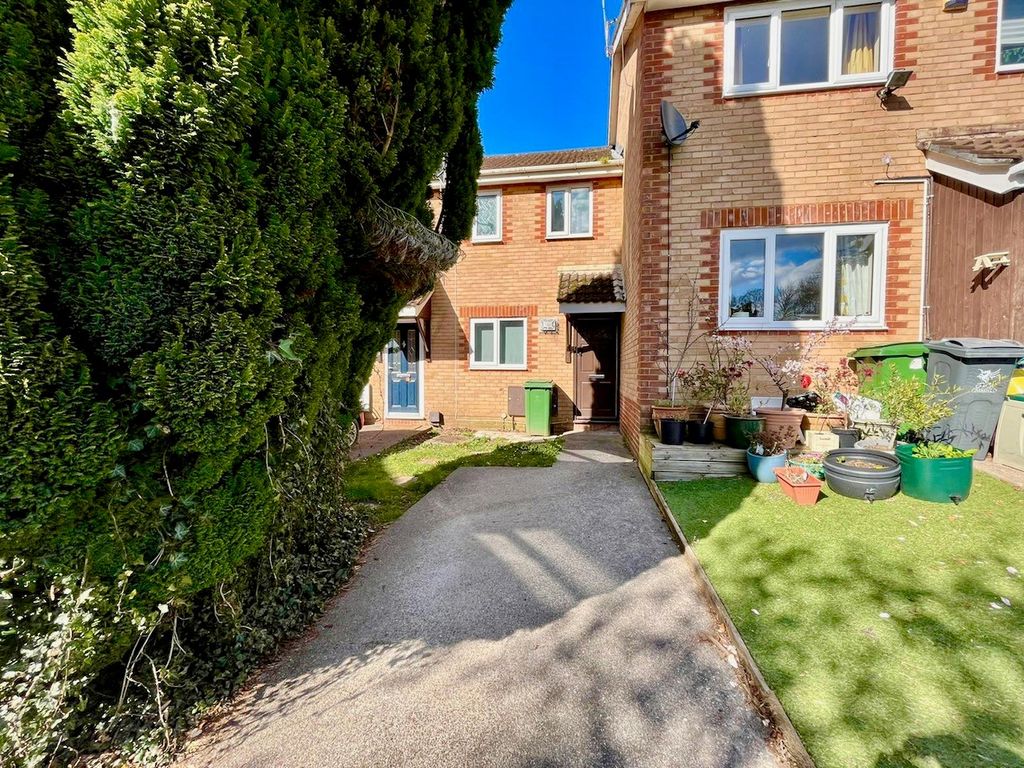 2 bed property to rent in Clos Y Wiwer, Thornhill, Cardiff CF14, £925