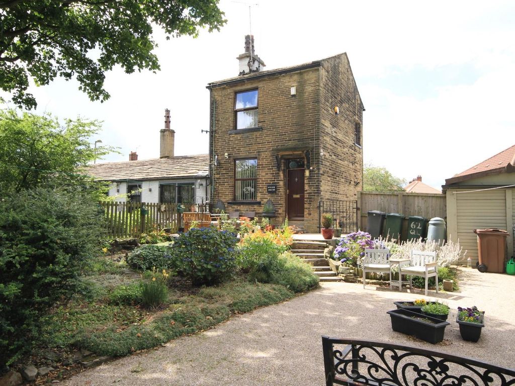 2 bed end terrace house for sale in Quaker Lane, Little Horton