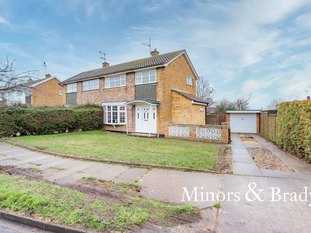 4 bed semidetached house for sale in Breydon Way, Lowestoft NR33 Zoopla