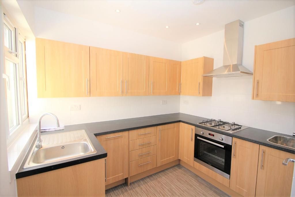 3 bed flat for sale in Green Lane, Edgware HA8, £410,000 Zoopla