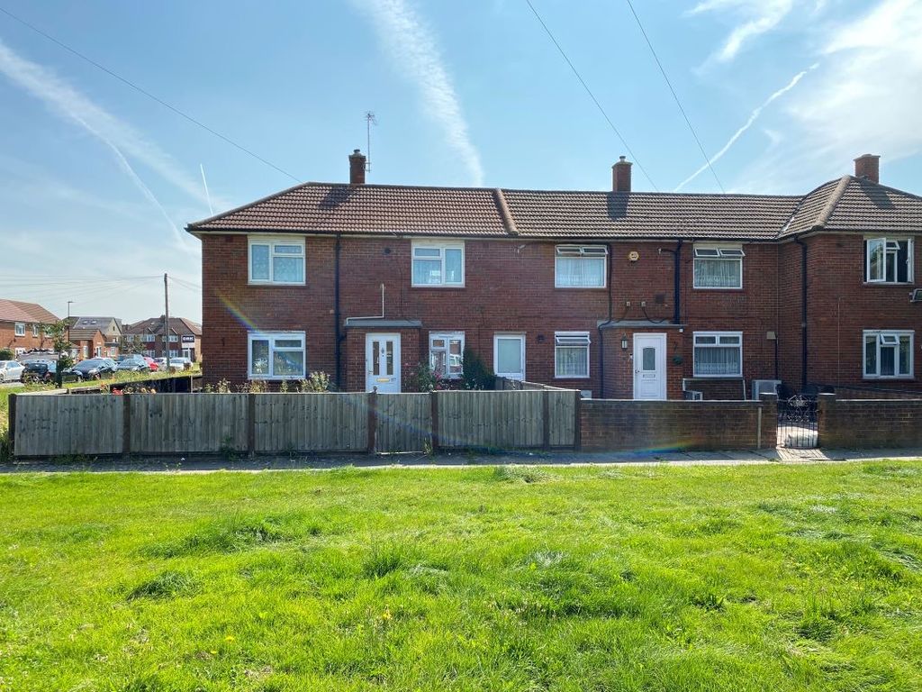 4 bed end terrace house for sale in Brabazon Road, Heston, Hounslow TW5