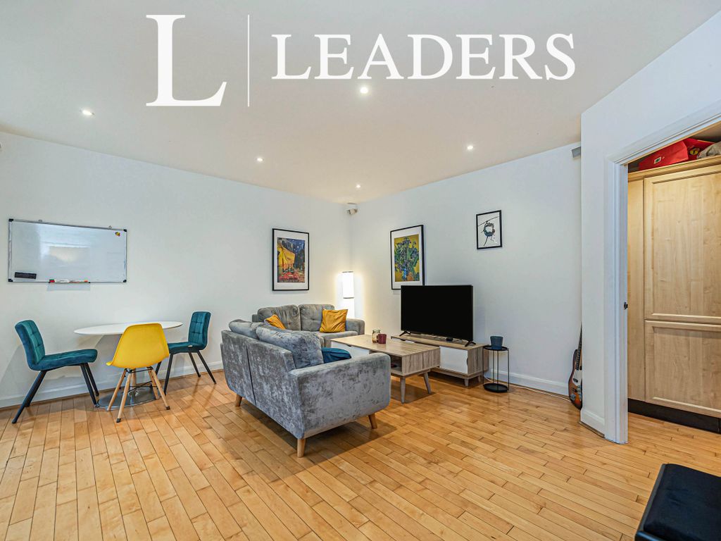 2 bed flat to rent in Bartholomew Close, London EC1A Zoopla